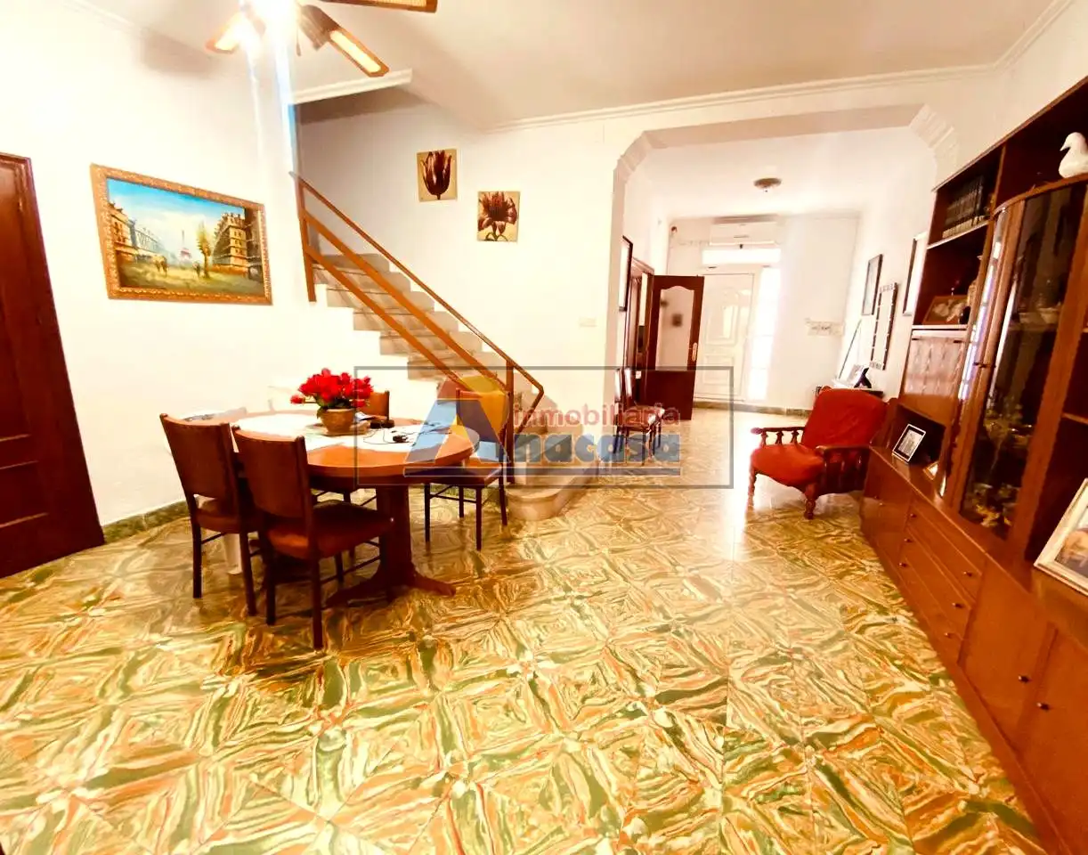 Vista exterior de Casa o chalet en venta en Oliva con Aire acondicionado, Terraza y Trastero