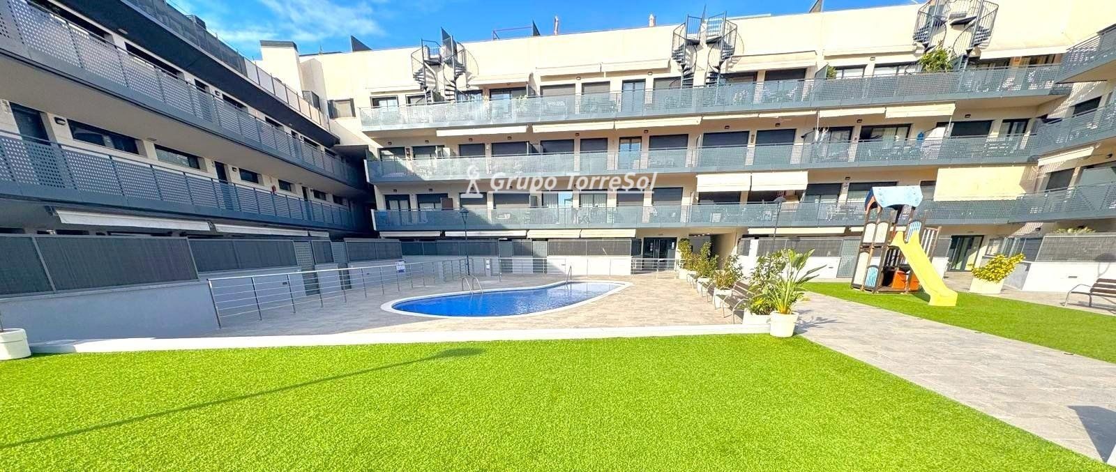 Piscina de Pis en venda en El Vendrell amb Aire condicionat, Calefacció i Terrassa