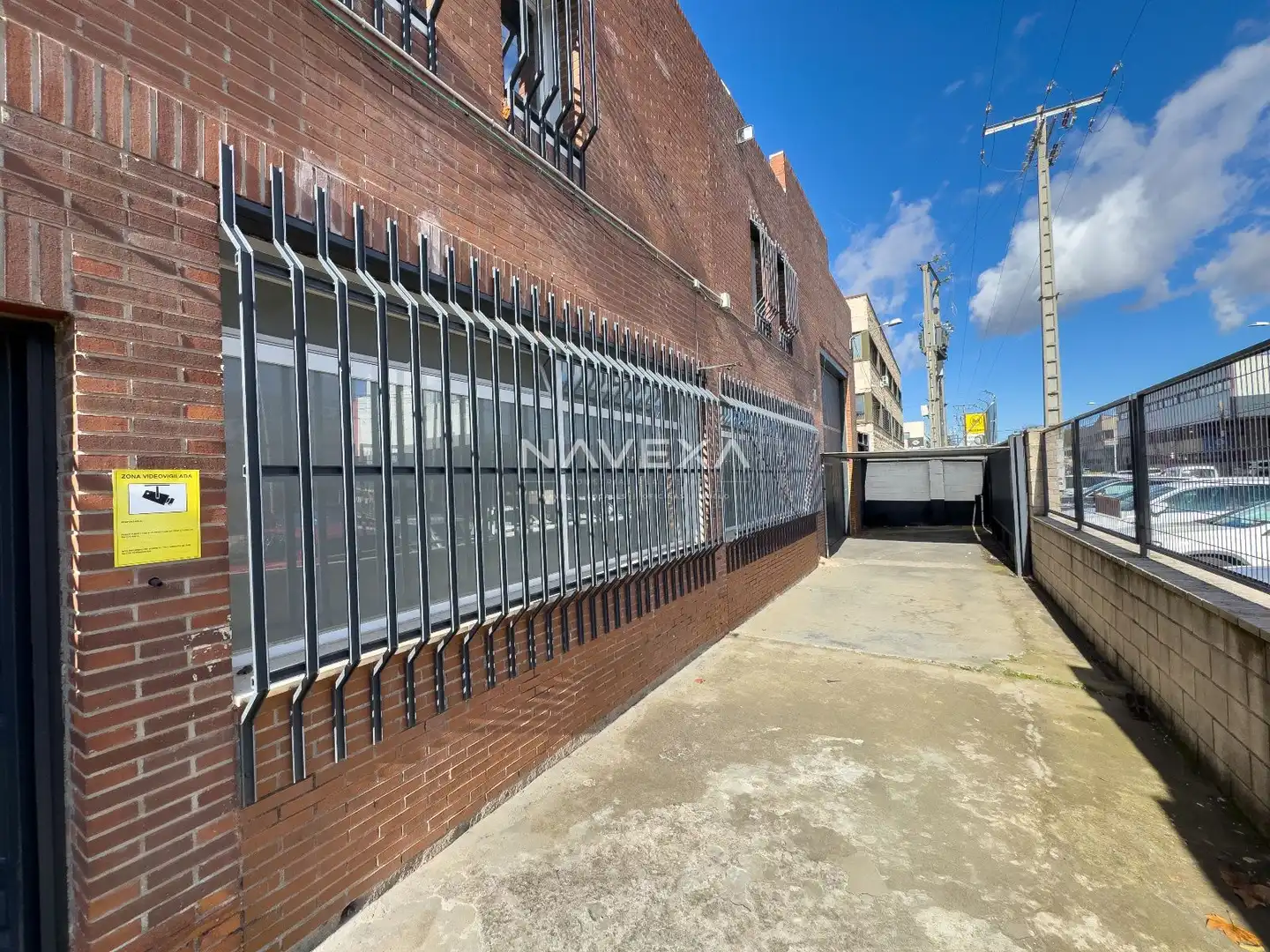 Exterior view of Industrial buildings for rent in Pinto