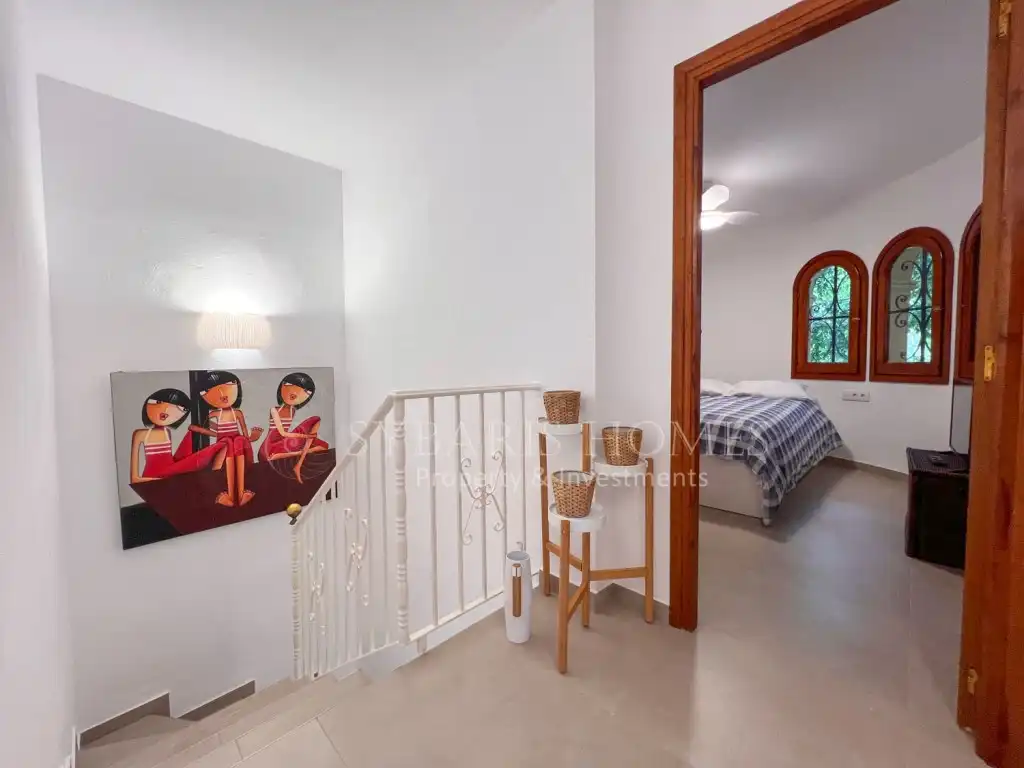 Einfamilien-Reihenhaus zum Verkauf in Dénia mit Klimaanlage und Gemeinschaftspool