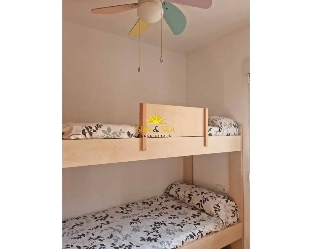 Habitación de Apartamento de alquiler en Cartagena con Aire acondicionado, Calefacción y Amueblado