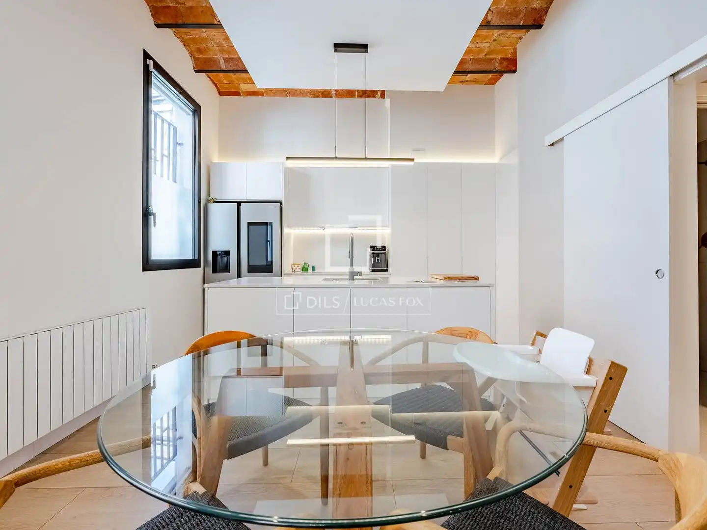 Cocina de Casa o chalet en venta en Cornellà de Llobregat con Aire acondicionado, Terraza y Balcón