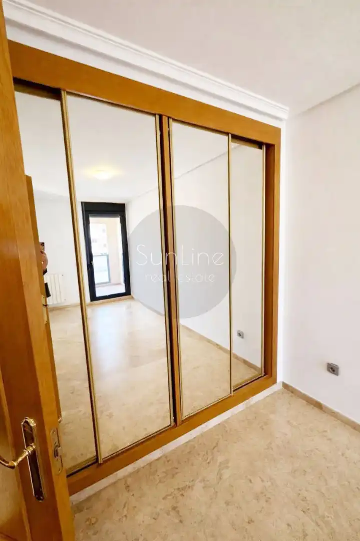Flat for rent in Valencia  with Air Conditioner, Terrace and Storage room