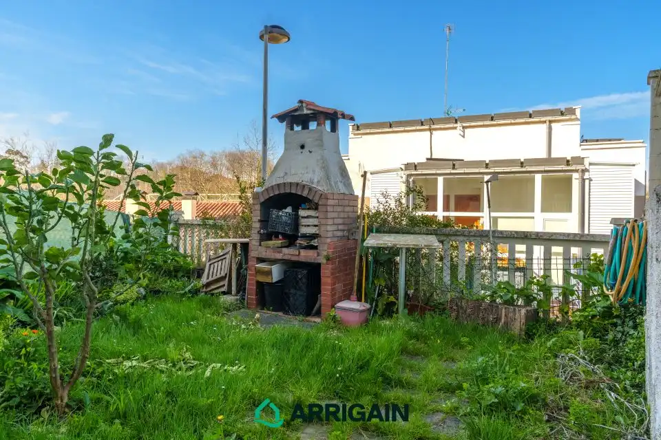 Jardí de Pis en venda en Donostia - San Sebastián  amb Calefacció, Jardí privat i Terrassa