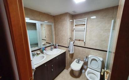 Bathroom of Flat to rent in  Valencia Capital  with Swimming Pool