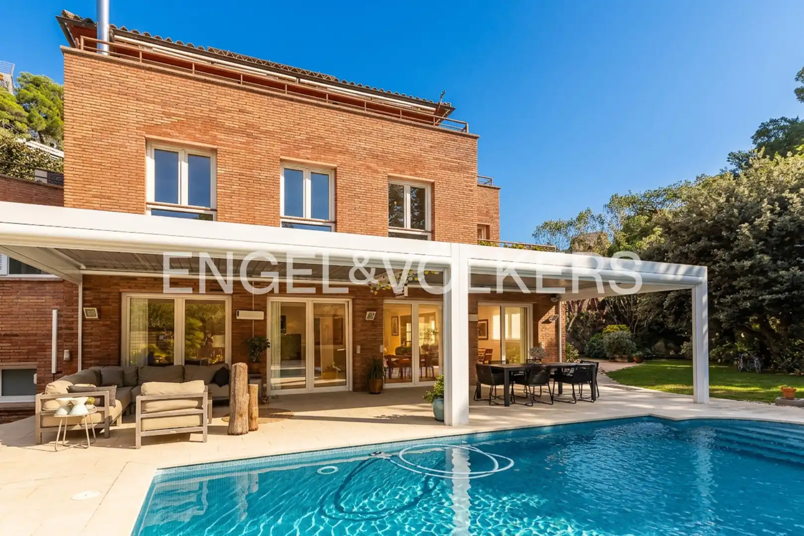 Casa amb piscina en venda a Sarrià - Sant Gervasi