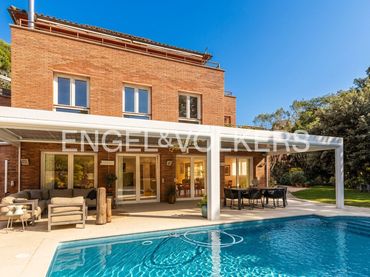 Casa amb piscina en venda a Sarrià - Sant Gervasi