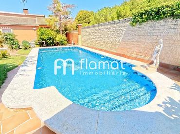 Maison avec piscine à vendre à Carrer de Salvador Seguí 3