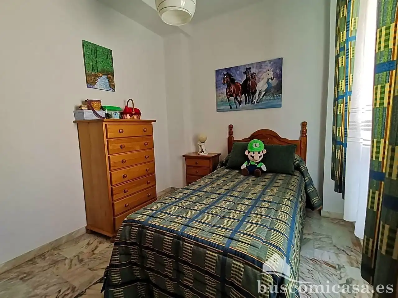 Dormitori de Casa o xalet en venda en Linares amb Terrassa i Balcó