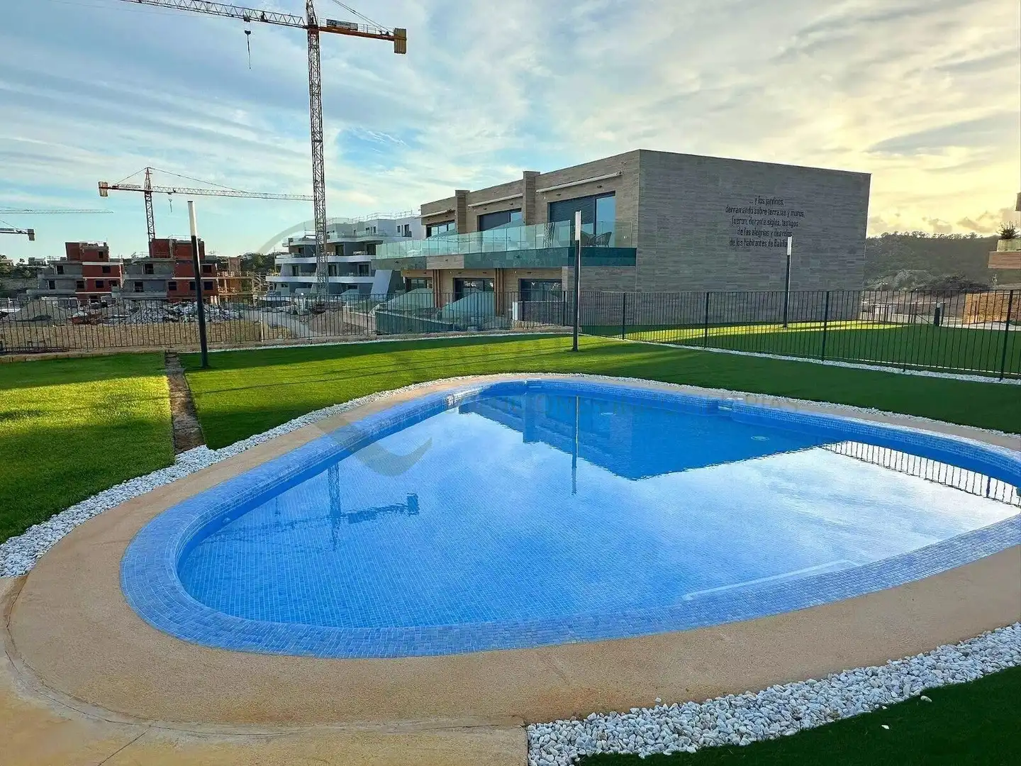 Schwimmbecken von Wohnung zum Verkauf in Finestrat mit Klimaanlage, Heizung und Privatgarten