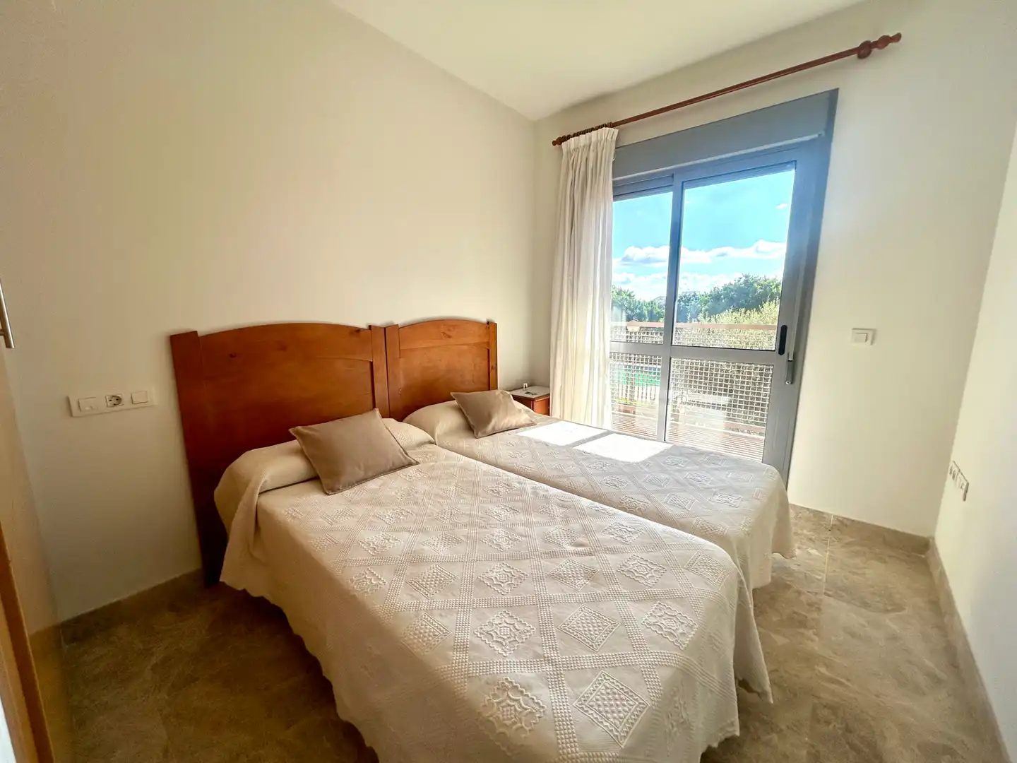Schlafzimmer von Wohnungen zum Verkauf in Almería mit Terrasse, Abstellraum und Gemeinschaftspool