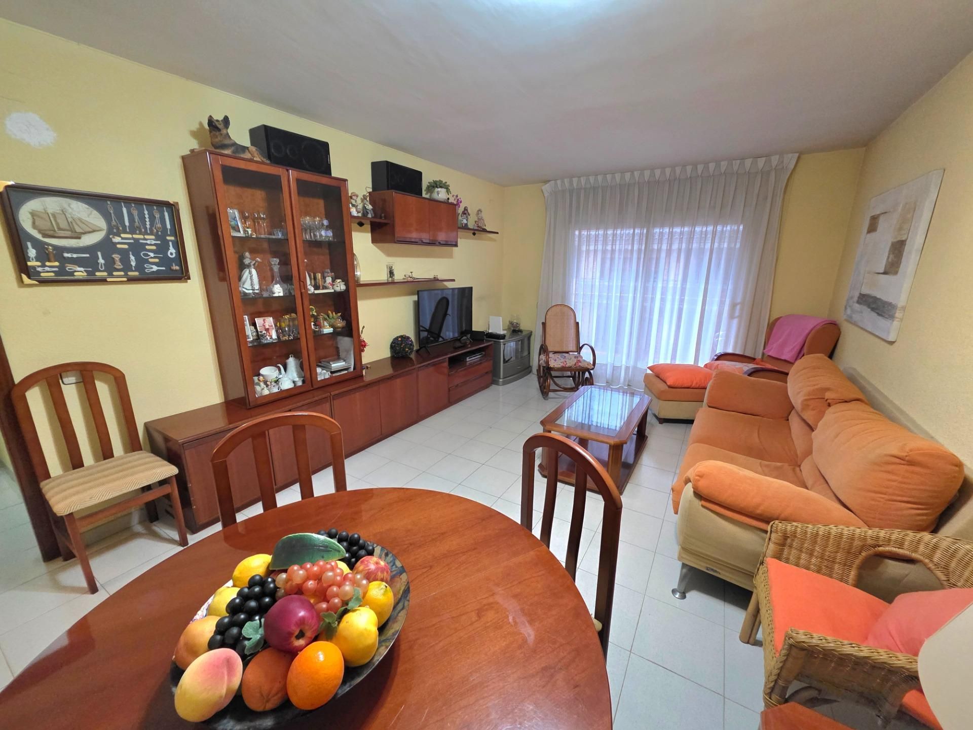 Flat for sale in Calle PERE BADIA, Centre