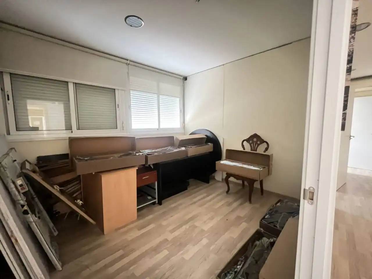 Dormitori de Oficina de lloguer en Centre - Sant Josep - Sanfeliu
