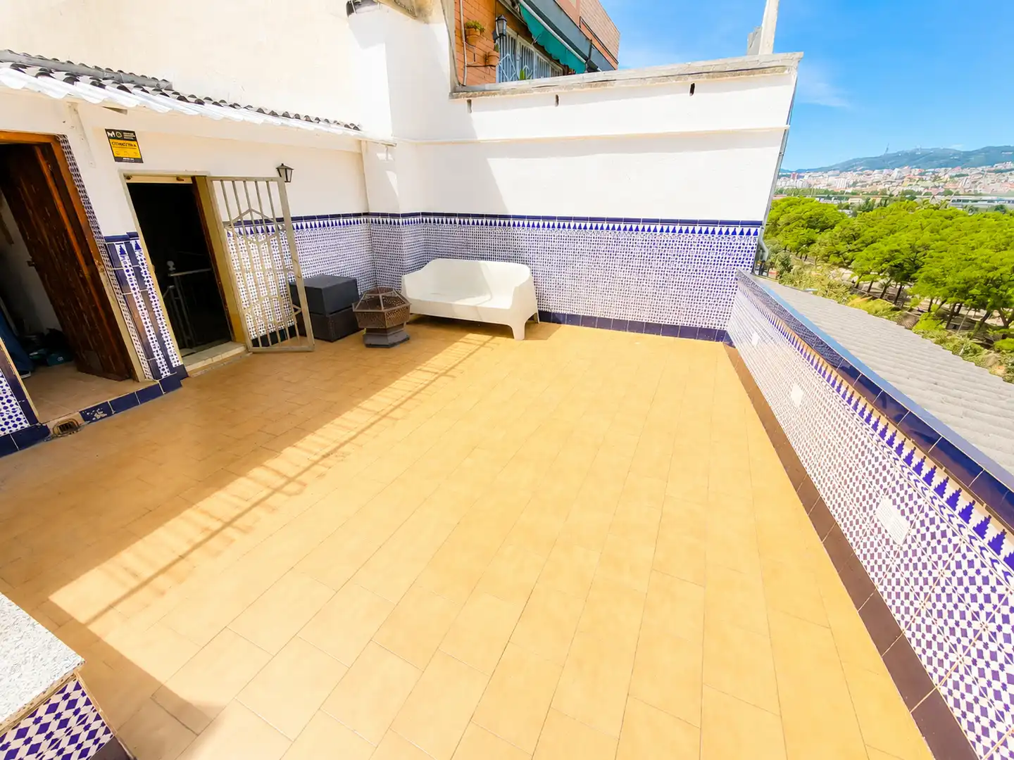 Terrace of Duplexes for sale in Santa Coloma de Gramenet  with Air Conditioner, Heating and Parquet flooring