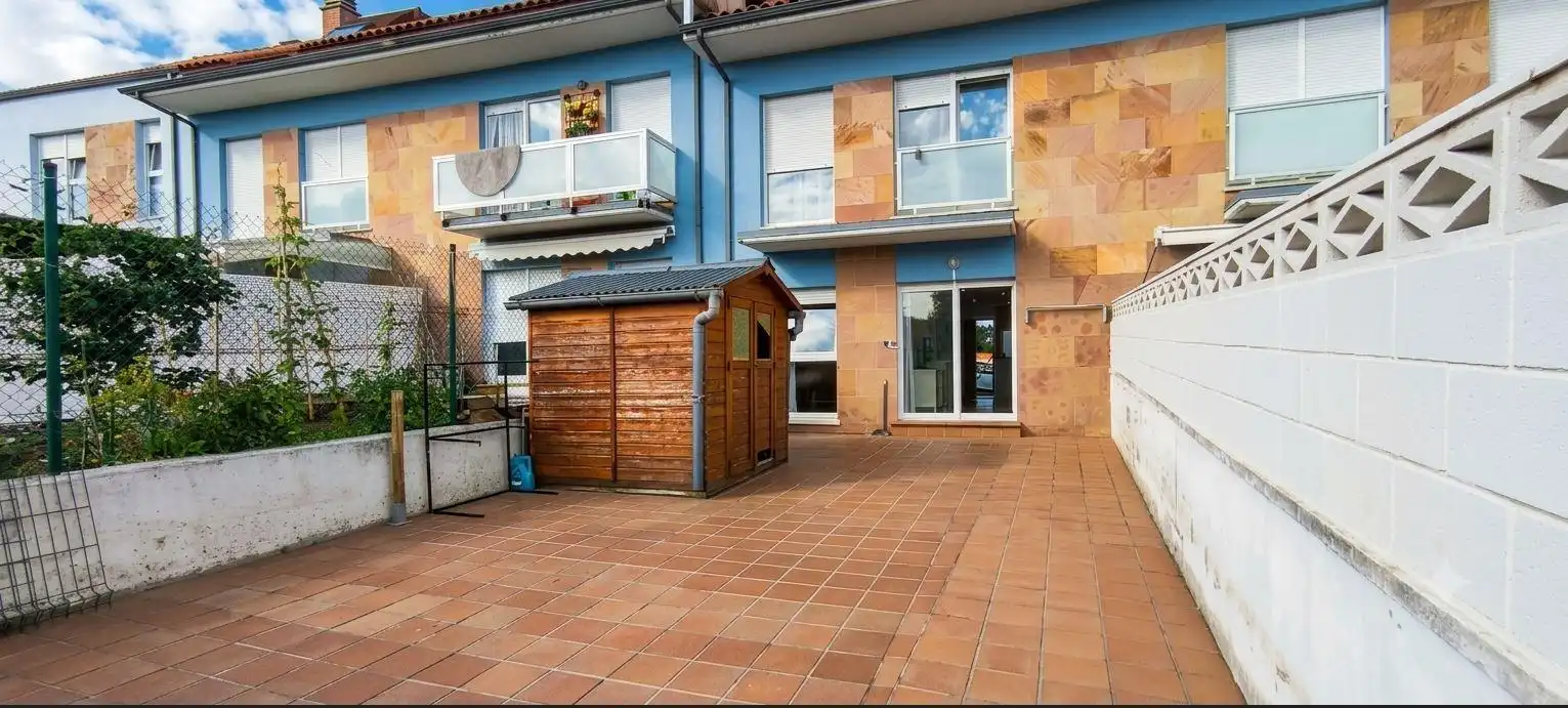 Terrassa de Planta baixa en venda en Santillana del Mar amb Calefacció, Terrassa i Piscina comunitària