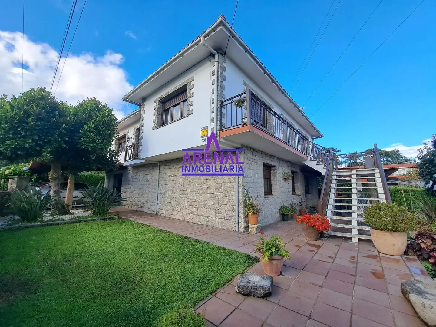 Vista exterior de Casa o chalet en venta en A Pobra do Caramiñal con Calefacción y Jardín privado