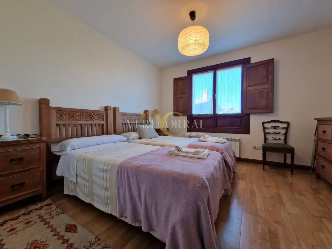 Schlafzimmer von Haus oder Chalet zum Verkauf in Llanes mit Heizung, Privatgarten und Terrasse