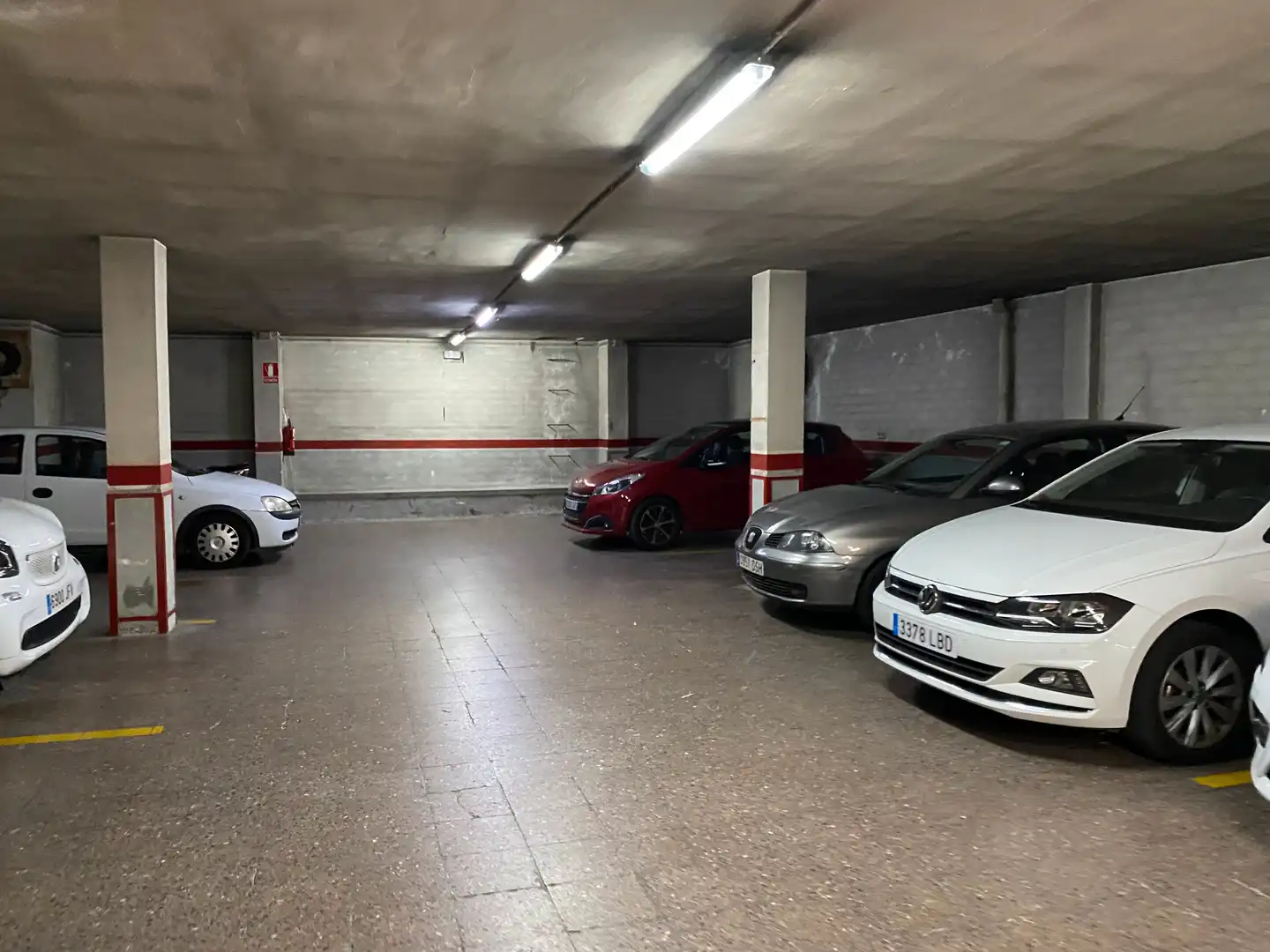 Garage zur Miete in N/A, -1, Barri del Centre