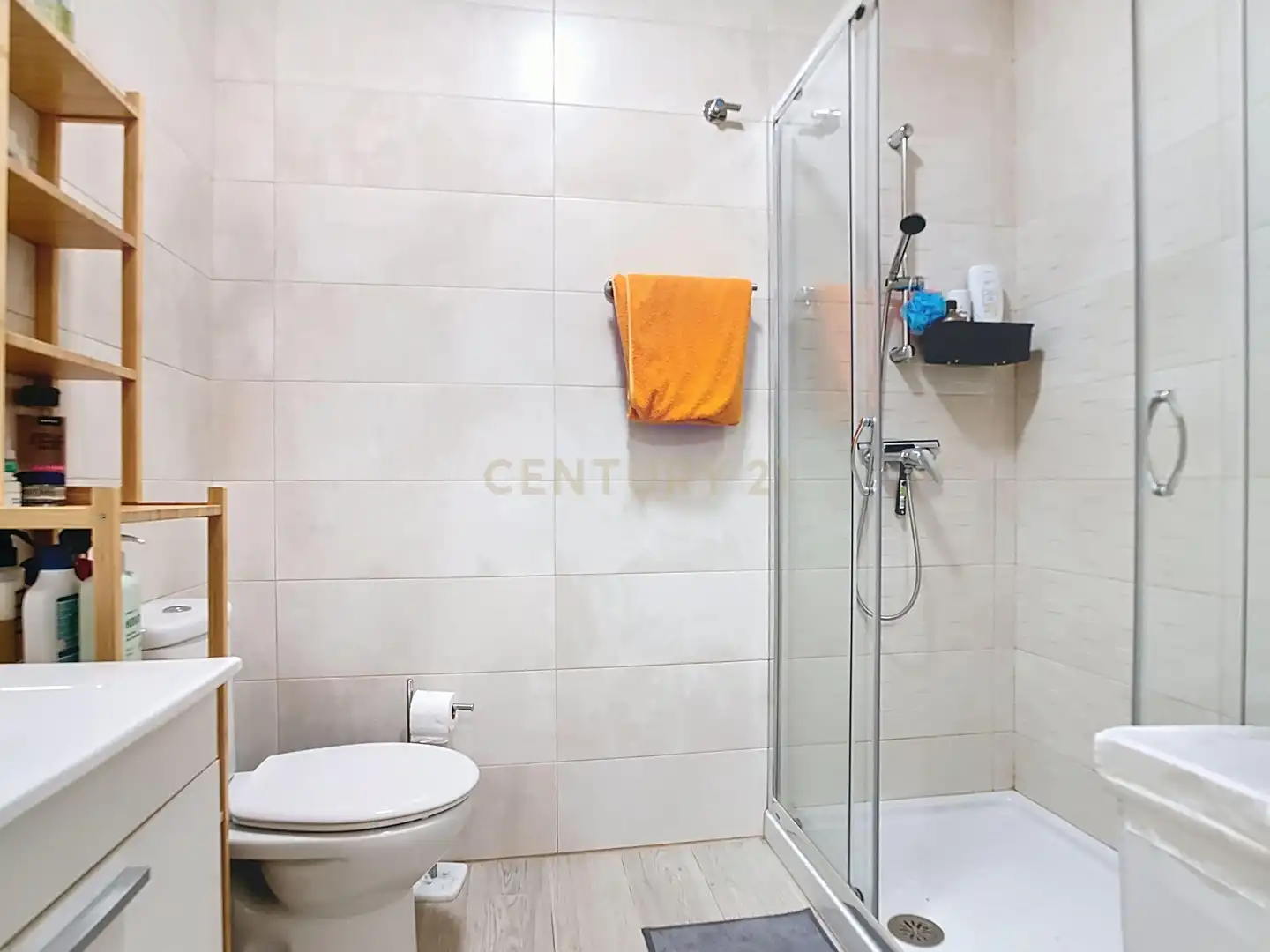 Baño de Apartamento en venta en Málaga con Aire acondicionado, Horno y Lavadora