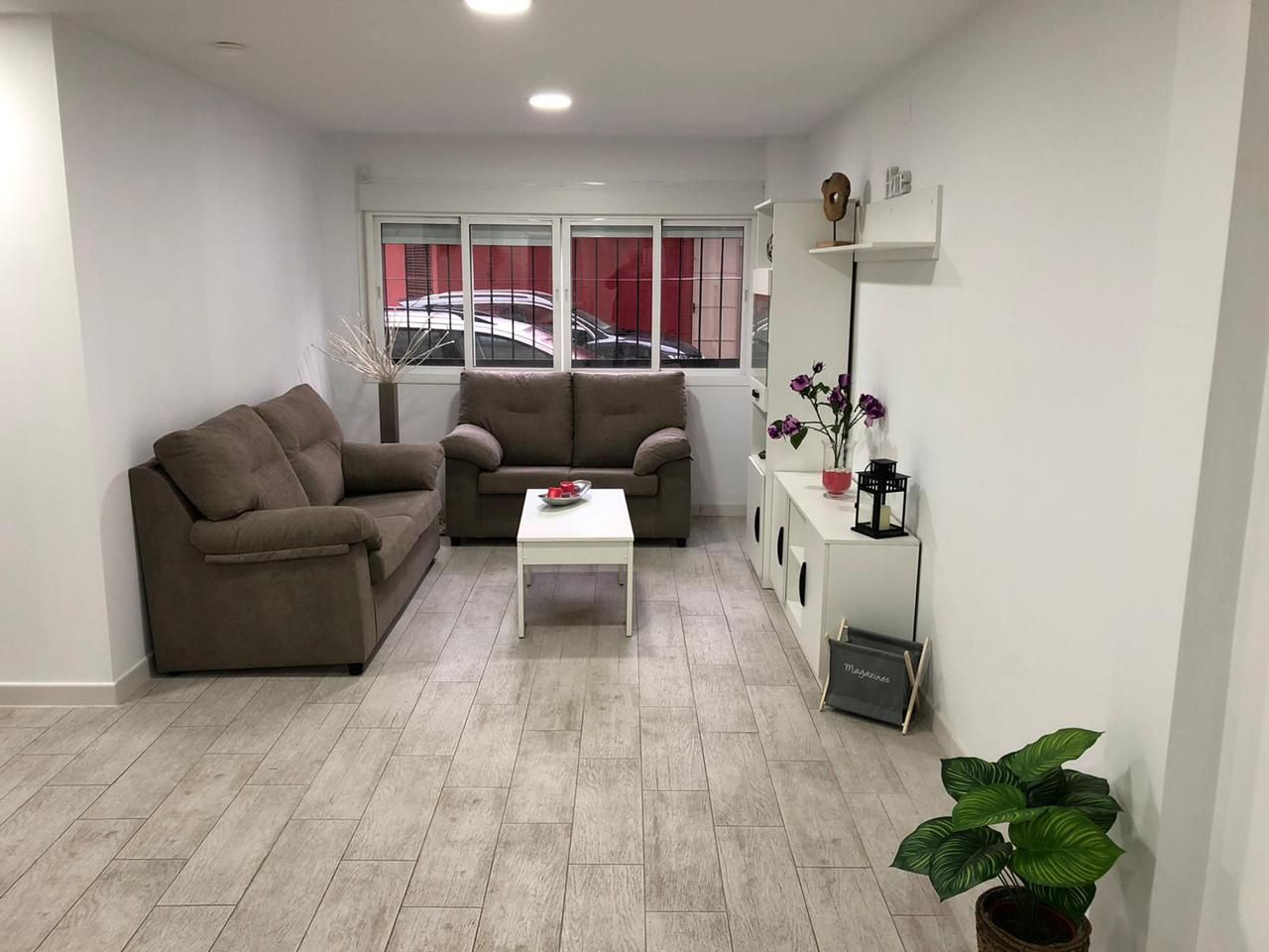 Planta baja to rent in José María Del Campo, Triana Oeste