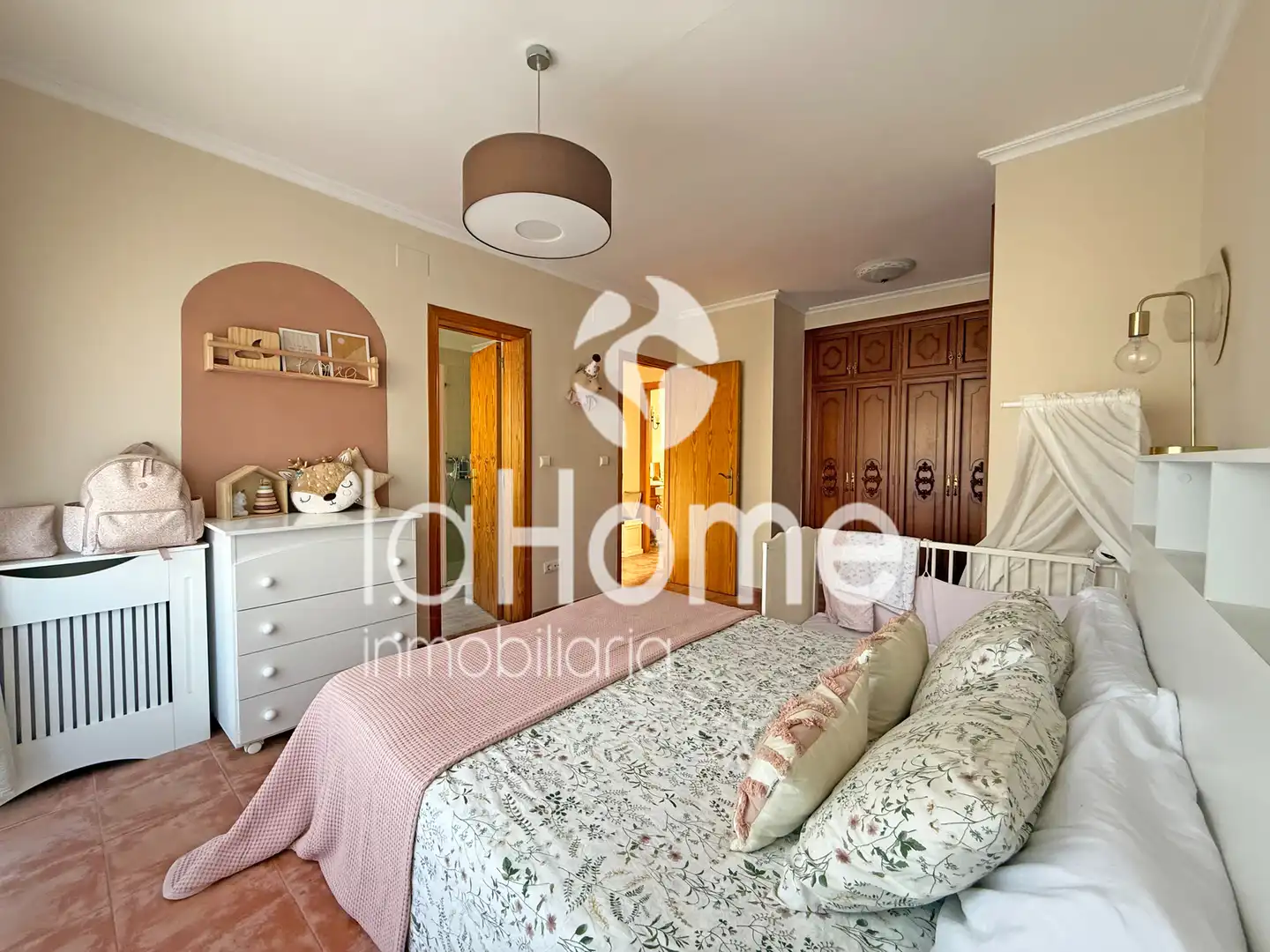 Habitación de Casa adosada en venta en Bétera con Calefacción, Terraza y Horno