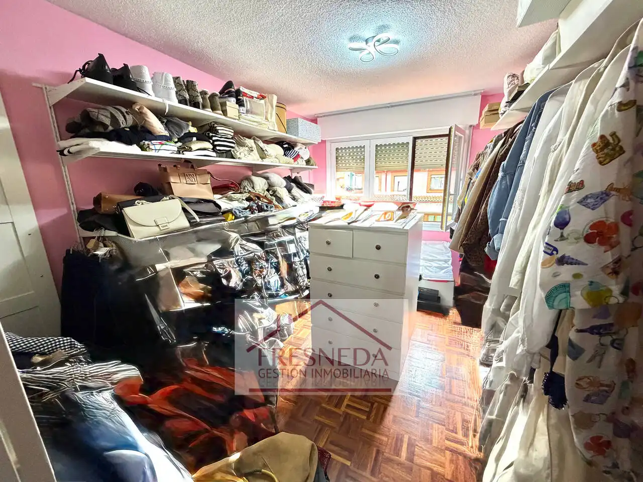 Schlafzimmer von Einfamilien-Reihenhaus zum Verkauf in Siero mit Heizung, Privatgarten und Parkett