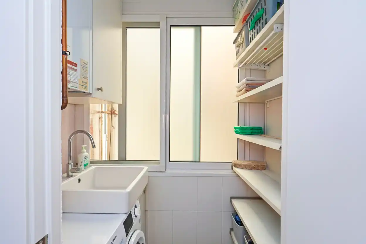 Bathroom of Flat for sale in L'Hospitalet de Llobregat