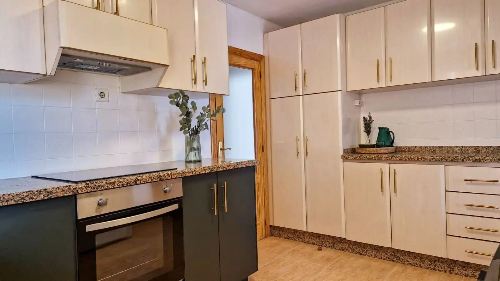 Küche von Wohnung zum Verkauf in Alcoy / Alcoi mit Klimaanlage, Terrasse und Möbliert