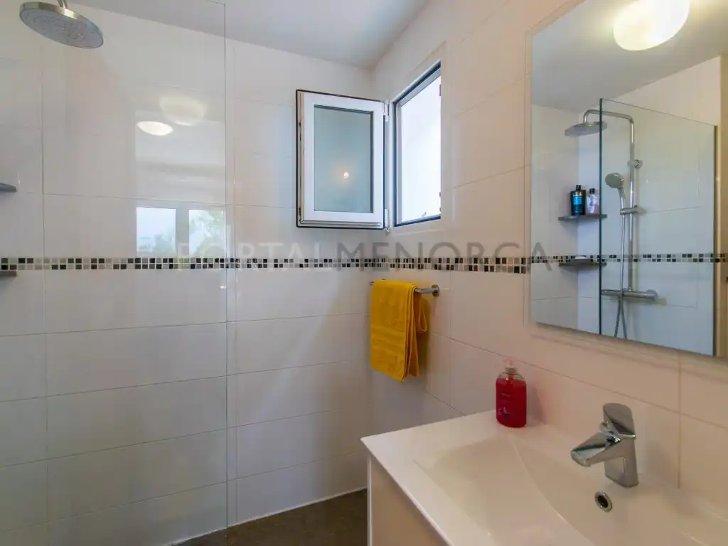 Bany de Apartament en venda en Es Mercadal amb Aire condicionat, Terrassa i Piscina