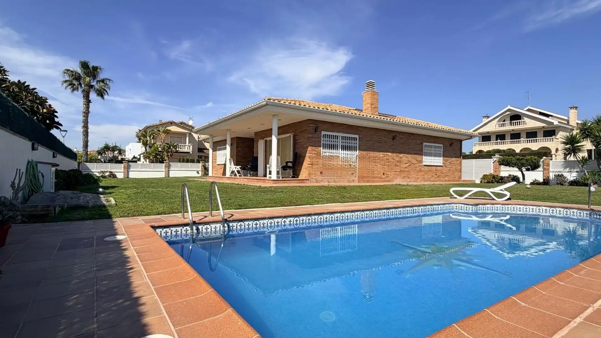Piscina de Casa o xalet en venda en El Vendrell amb Calefacció, Jardí privat i Piscina