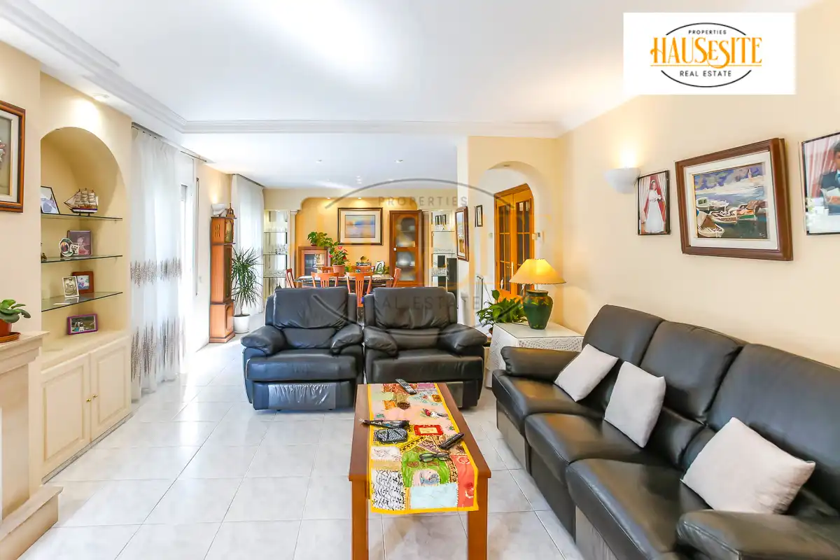 Living room of Houses for sale in Vilanova i la Geltrú  with Heating, Terrace and Balcony