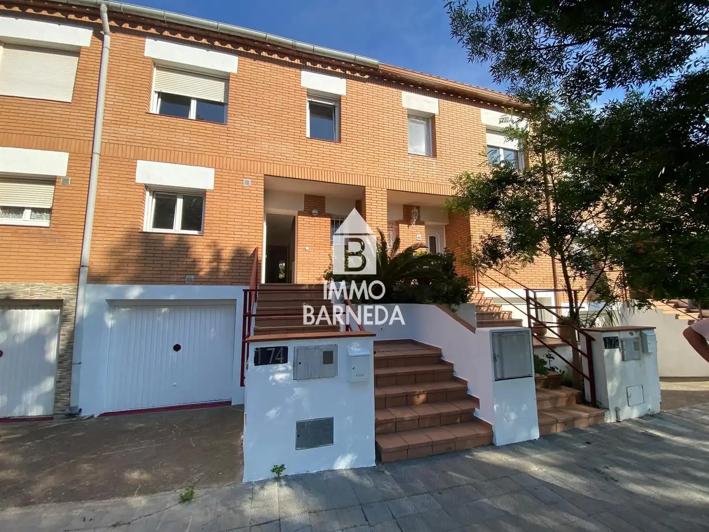 Vista exterior de Casa o xalet en venda en Roses amb Calefacció, Terrassa i Moblat
