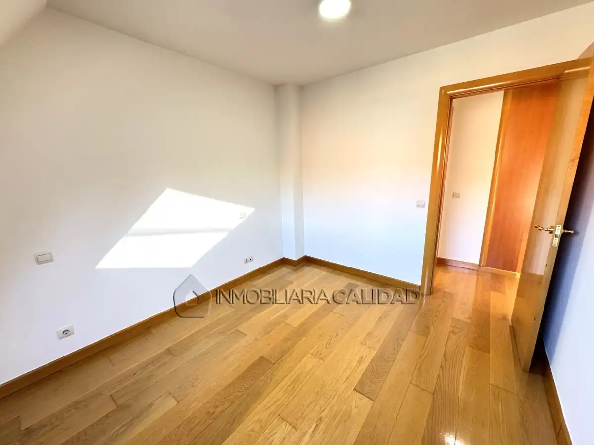 Bedroom of Flat for rent in Burgos  with Heating and Storage room