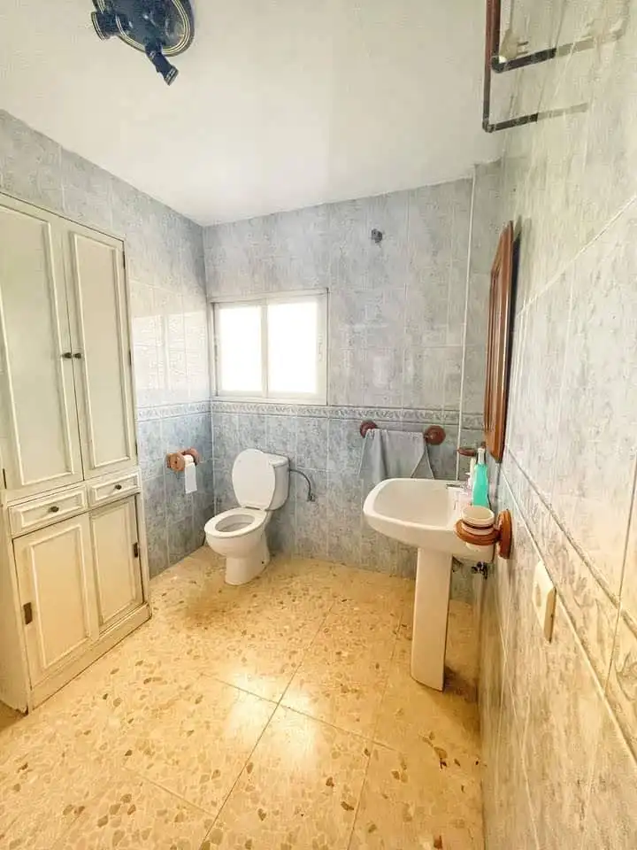 Baño de Finca rústica en venta en Cabra con Jardín privado