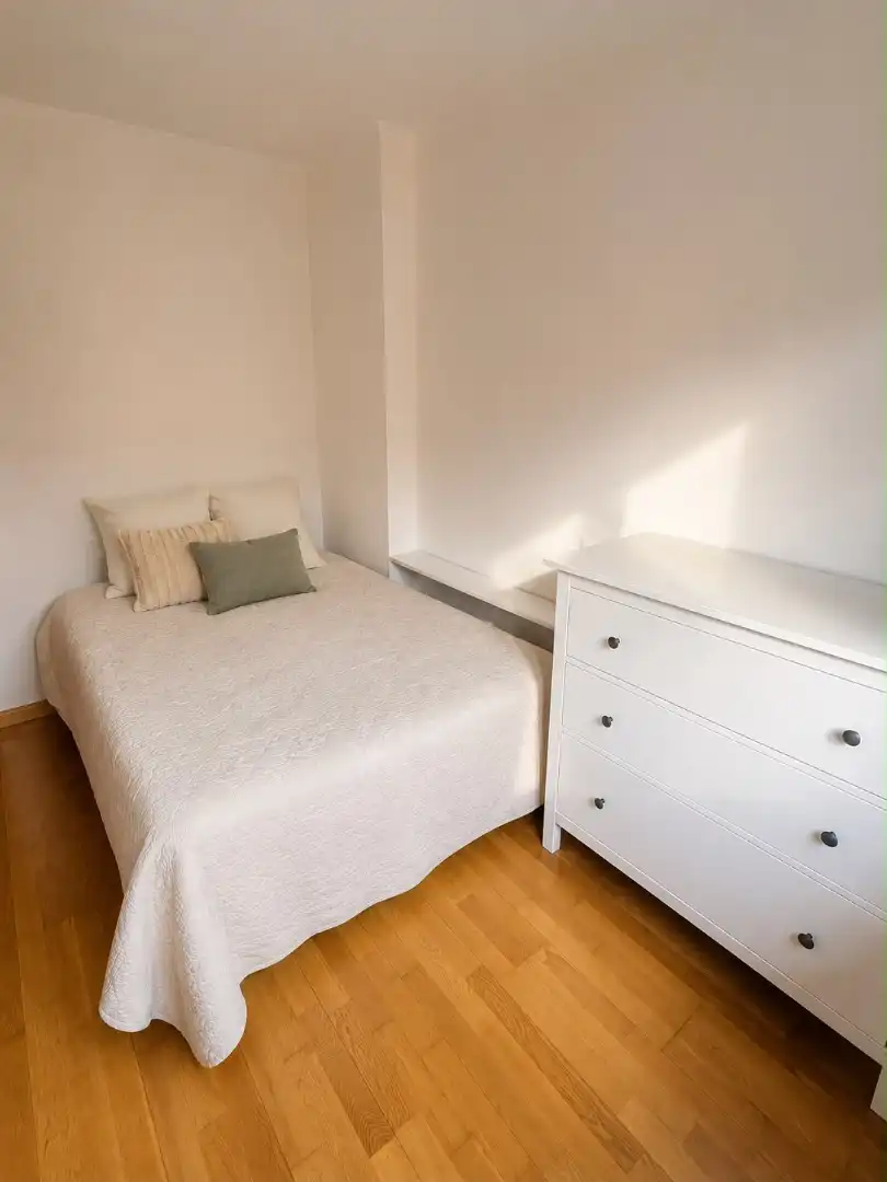 Bedroom of Flat for rent in Oviedo   with Air Conditioner, Heating and Parquet flooring