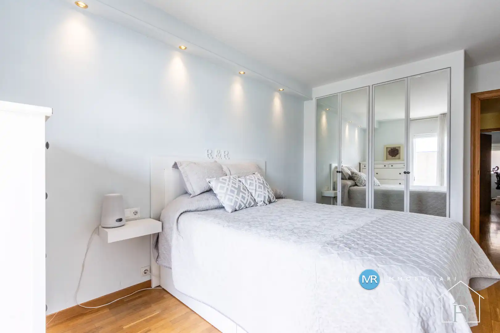 Bedroom of Flat for sale in Terrassa  with Air Conditioner, Heating and Parquet flooring