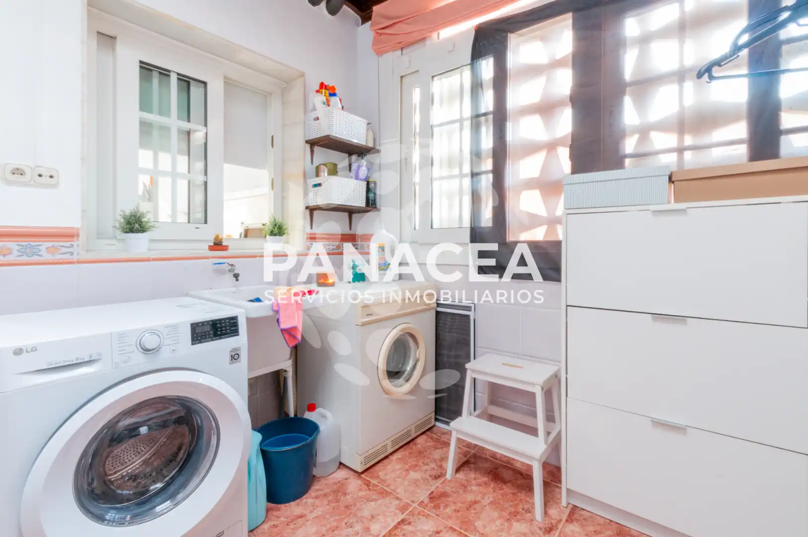 Kitchen of Flat for sale in Roquetas de Mar  with Air Conditioner, Furnished and Oven