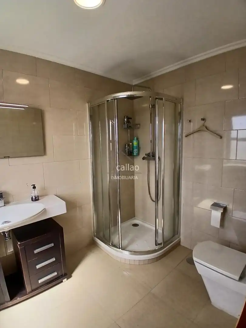 Baño de Piso de alquiler en Ferrol con Calefacción, Parquet y Trastero
