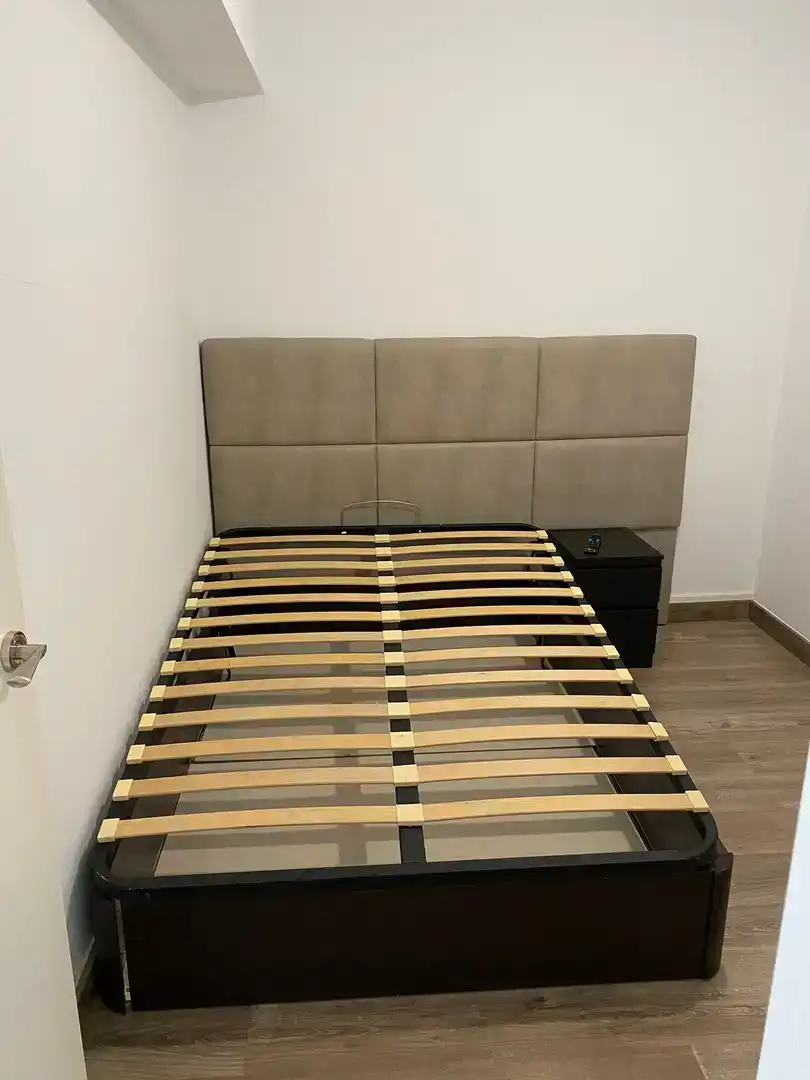 Bedroom of Flat for share in Culleredo  with Parquet flooring, Furnished and Balcony