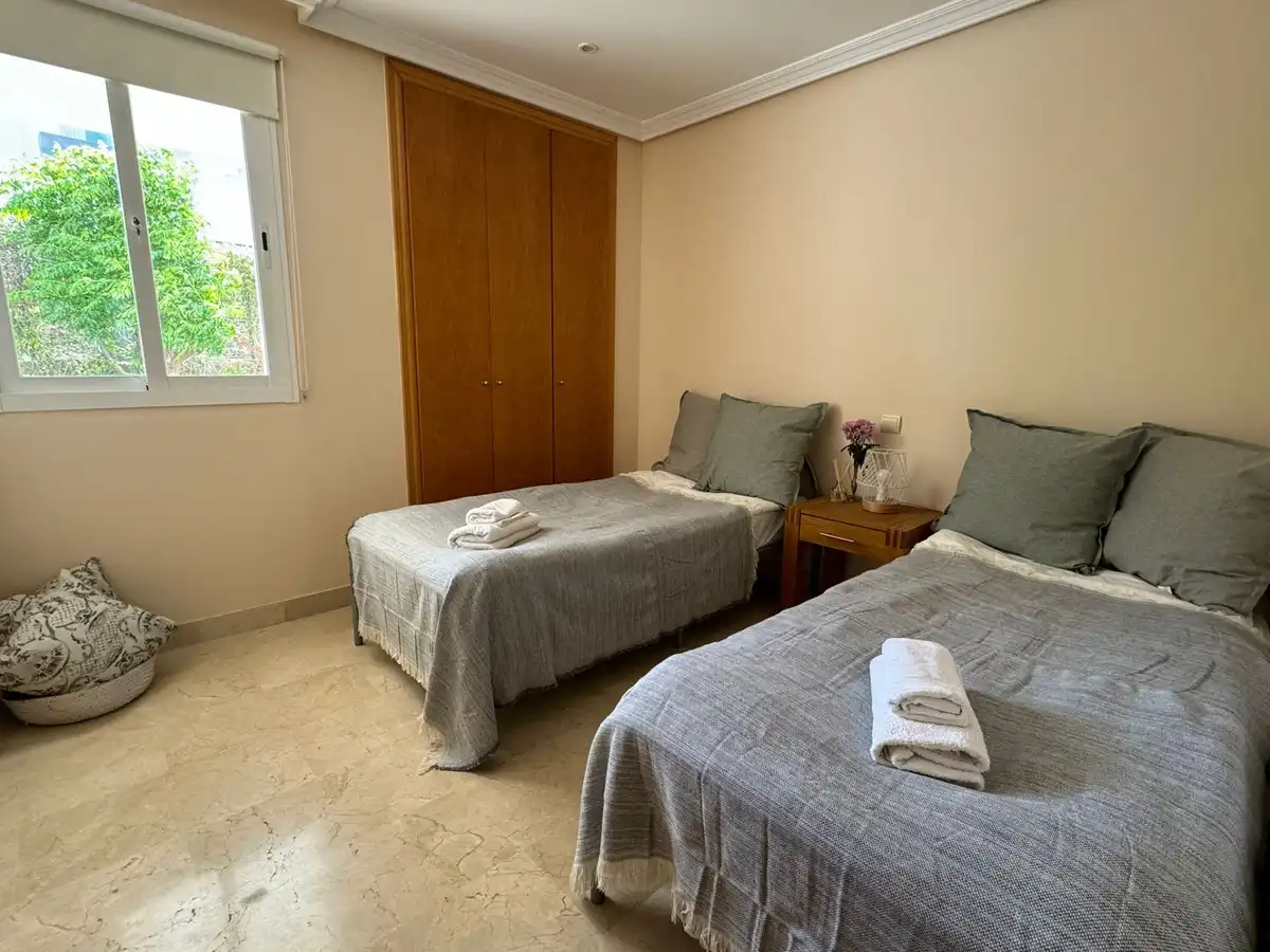 Apartamento con piscina en alquiler en Selwo, imagen 9