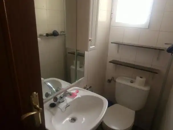Baño de Piso para compartir en Madrid con Calefacción, Terraza y Amueblado
