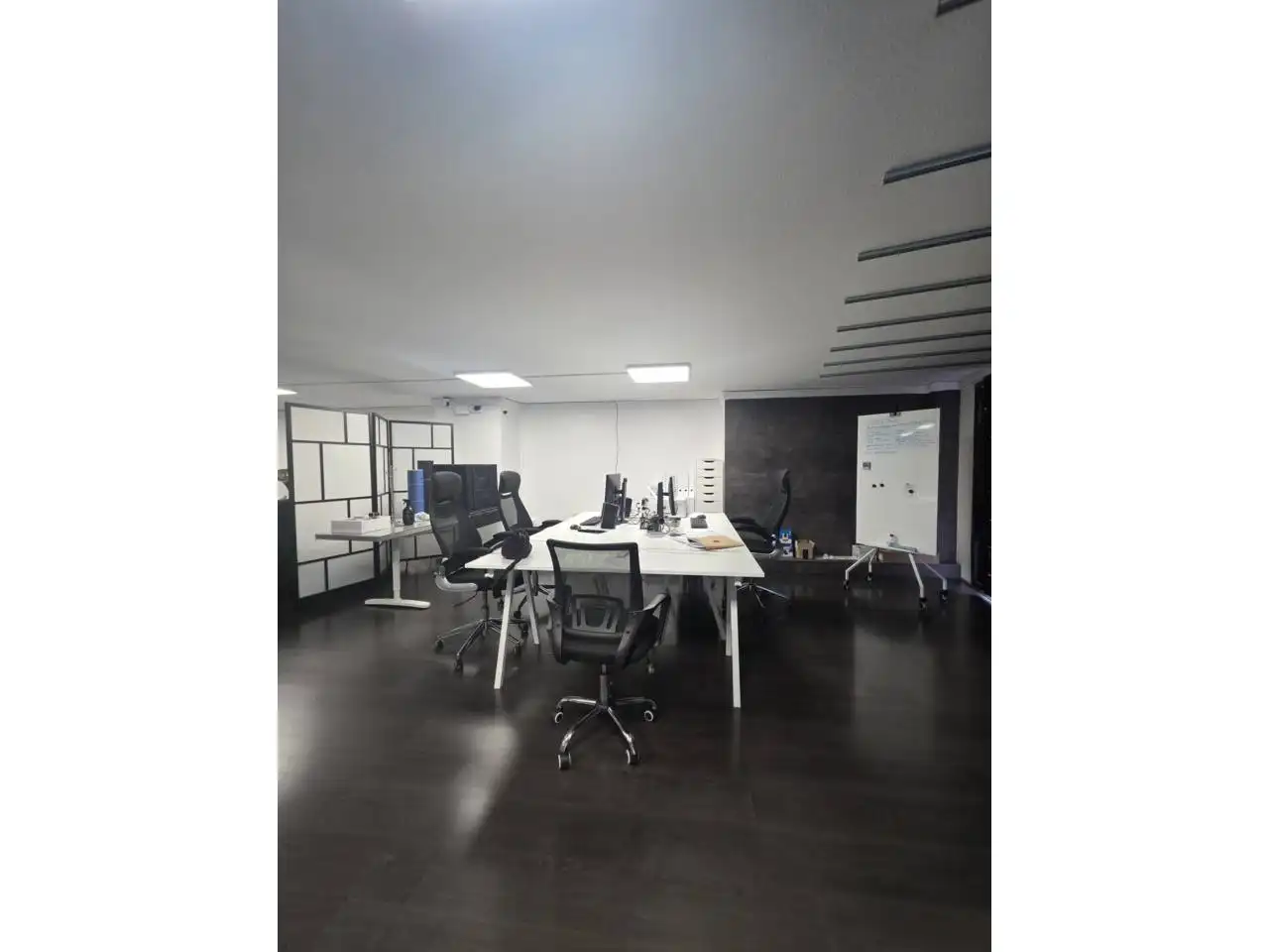Commercial properties for rent in Manresa  with Air Conditioner and Alarm
