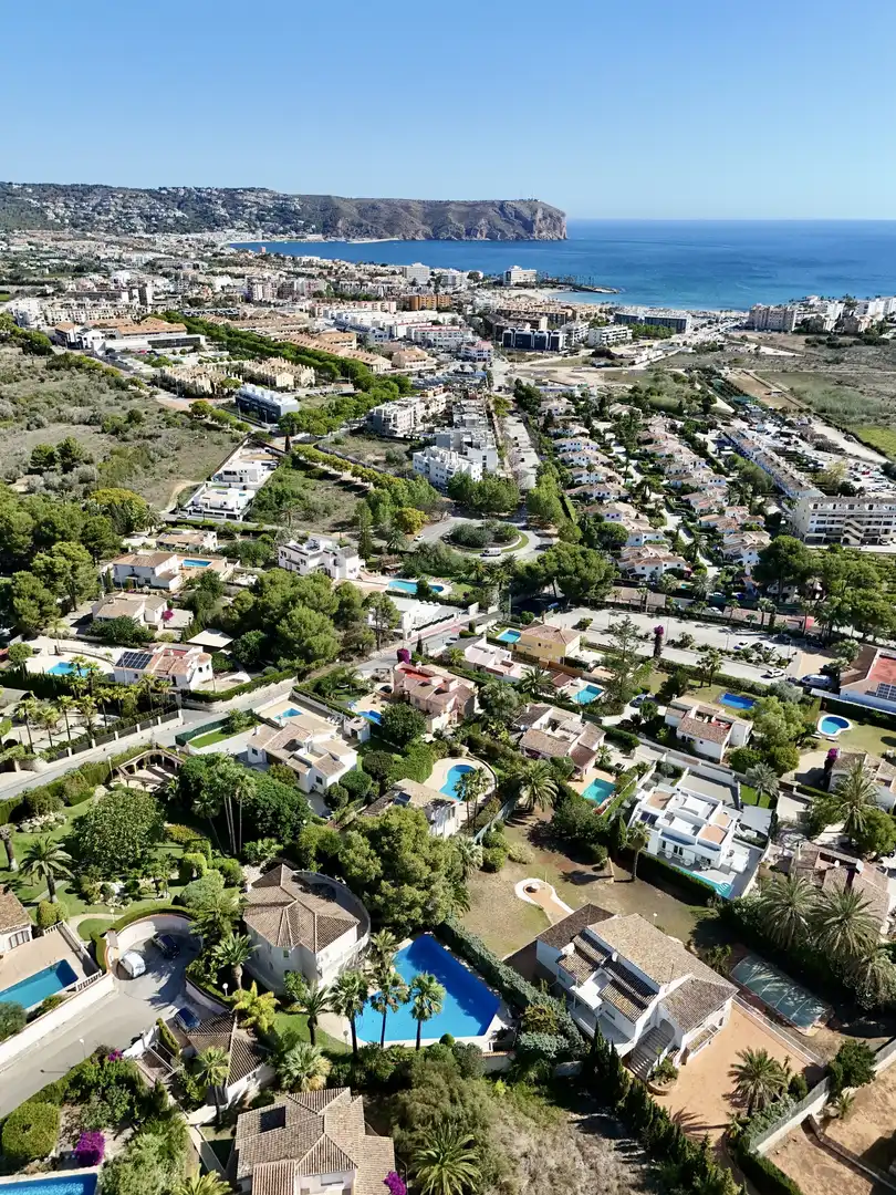 Vista exterior de Casa o xalet en venda en Jávea / Xàbia amb Aire condicionat, Jardí privat i Terrassa