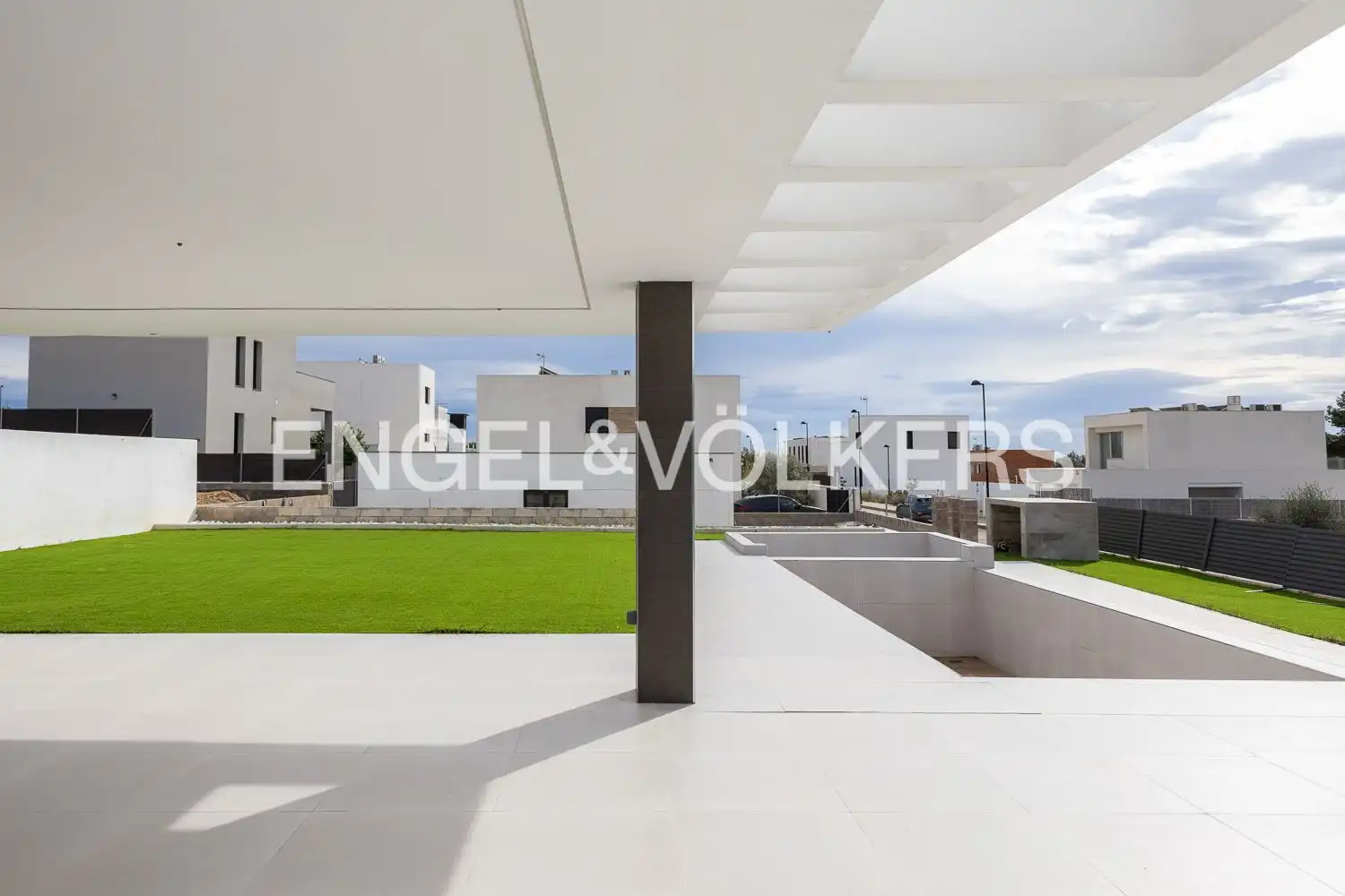 Terrassa de Casa o xalet en venda en Torrent amb Aire condicionat, Calefacció i Jardí privat