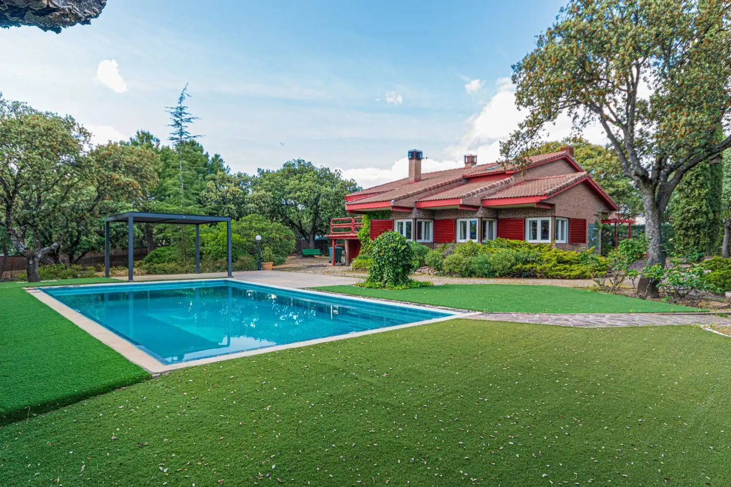 House for sale in Navalquejigo - Los Arroyos