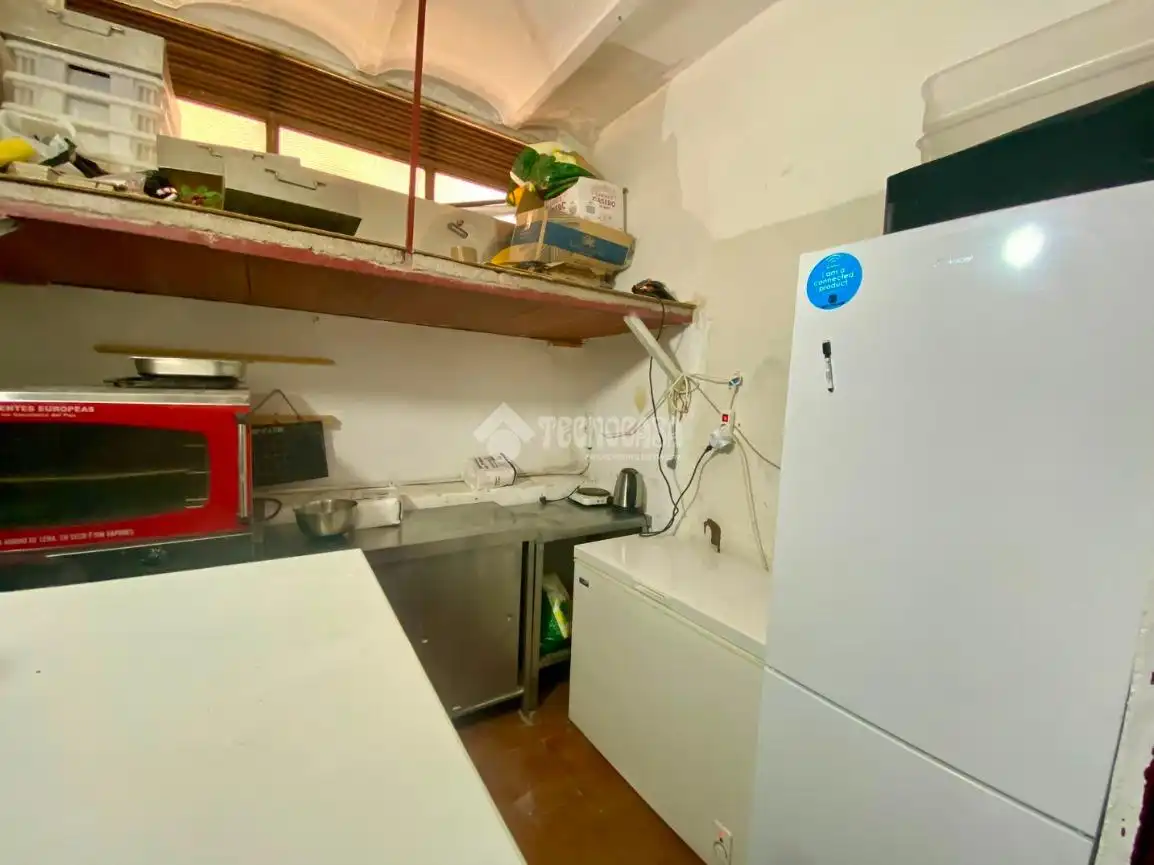 Cocina de Local en venta en Madrid