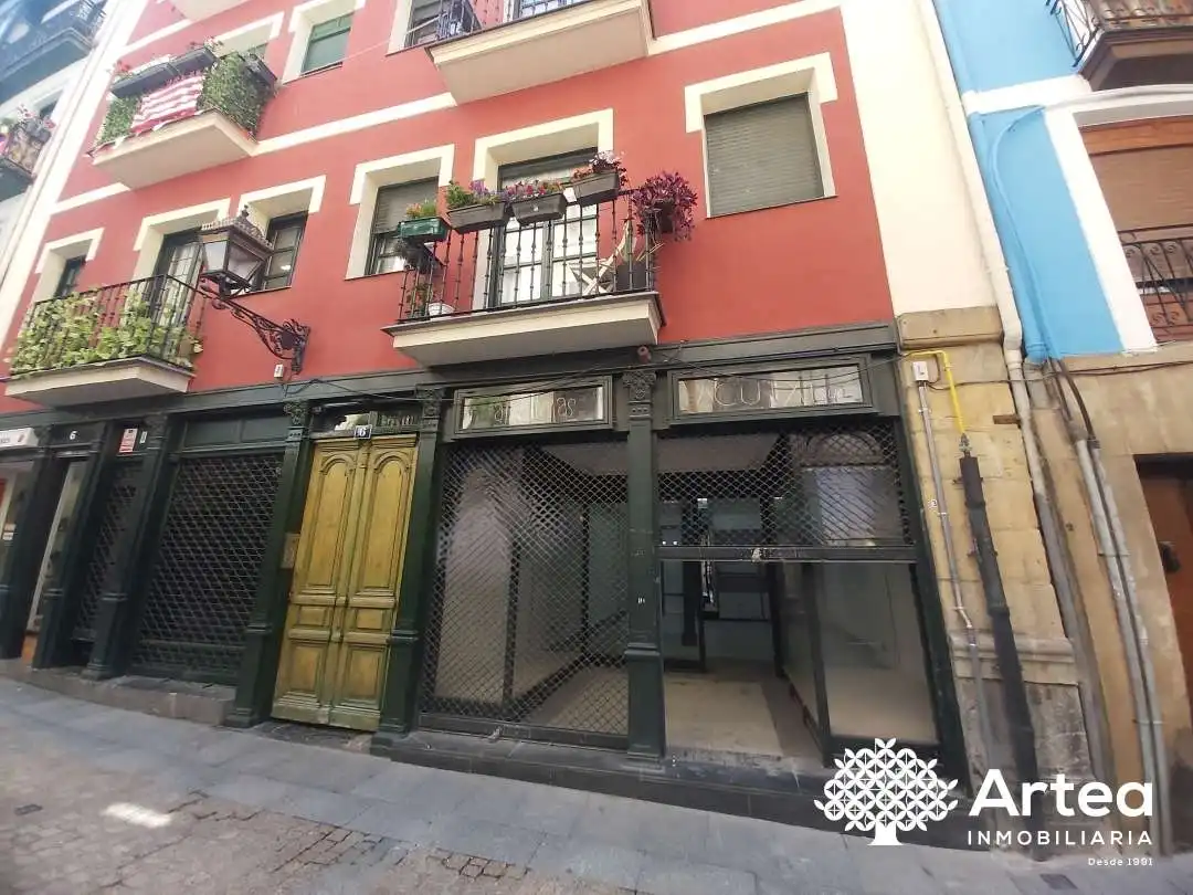 Vista exterior de Local en venta en Bilbao 