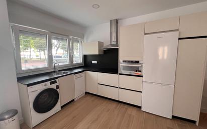 Kitchen of Apartment to rent in San Fernando