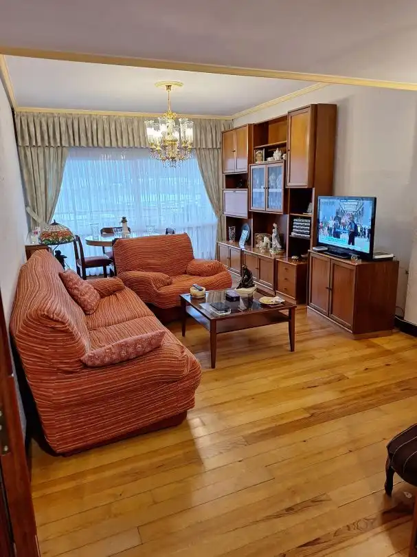 Sala de estar de Piso en venta en Abadiño  con Calefacción, Trastero y Balcón
