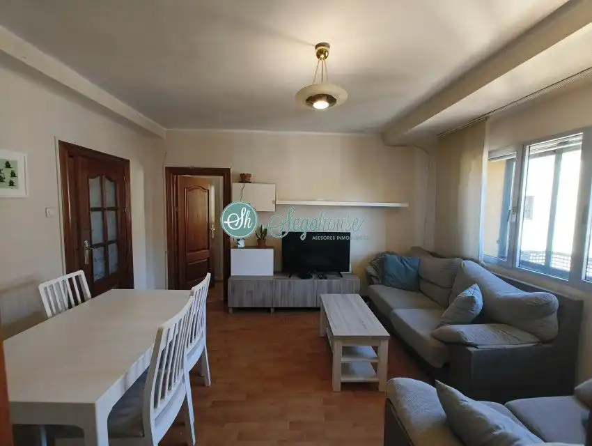 Sala de estar de Piso en venta en Segovia con Calefacción, Parquet y Terraza